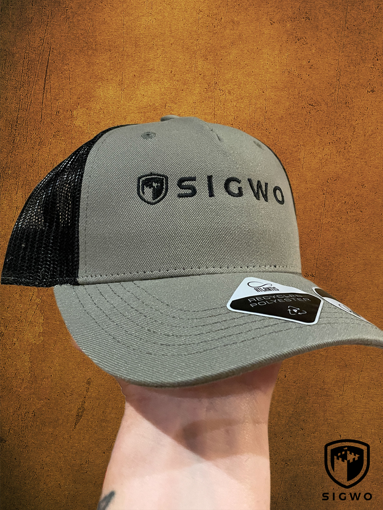 Sigwo Snapback Trucker Hat - Black